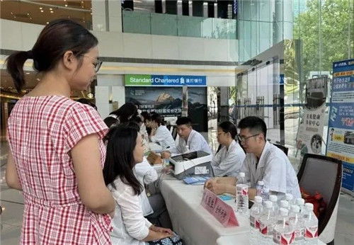暖心速遞 為外賣(mài)小哥送去的一份敬意與關(guān)懷